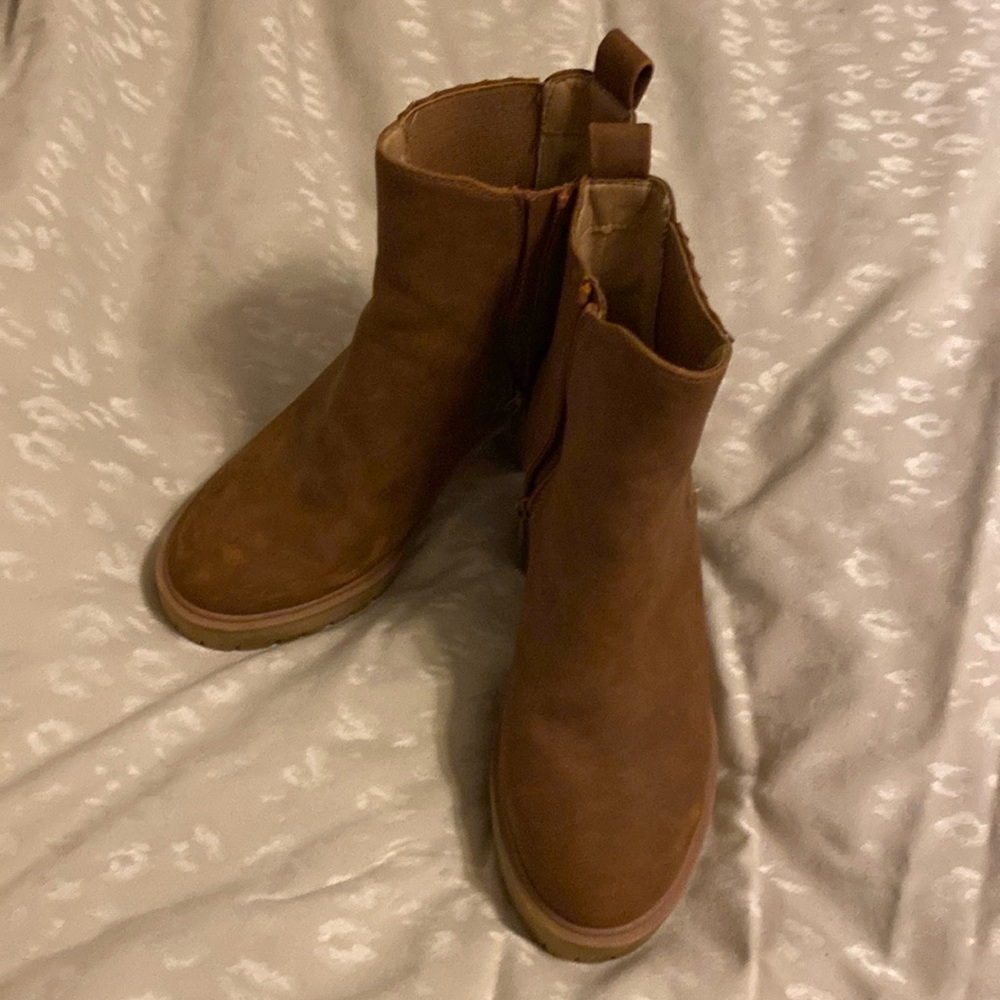 Dolce Vita chunky heels zip booties sizer 7